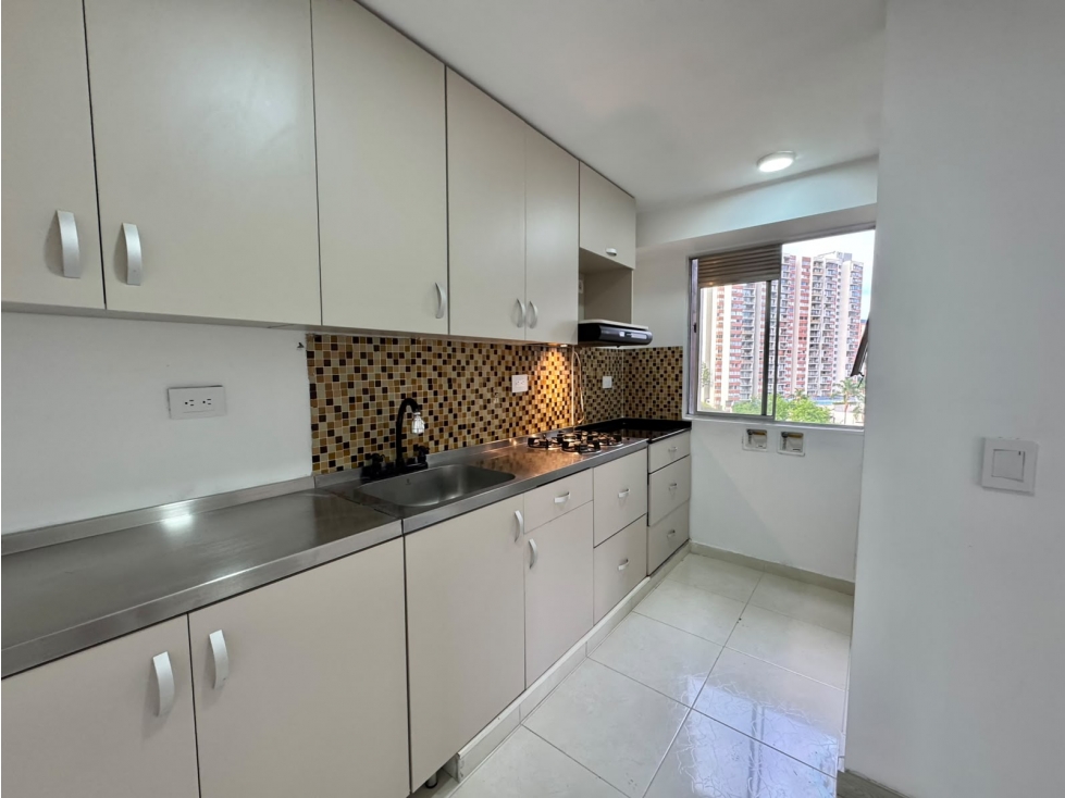 Apartamento en venta en Loma de los bernal, Medellín 2