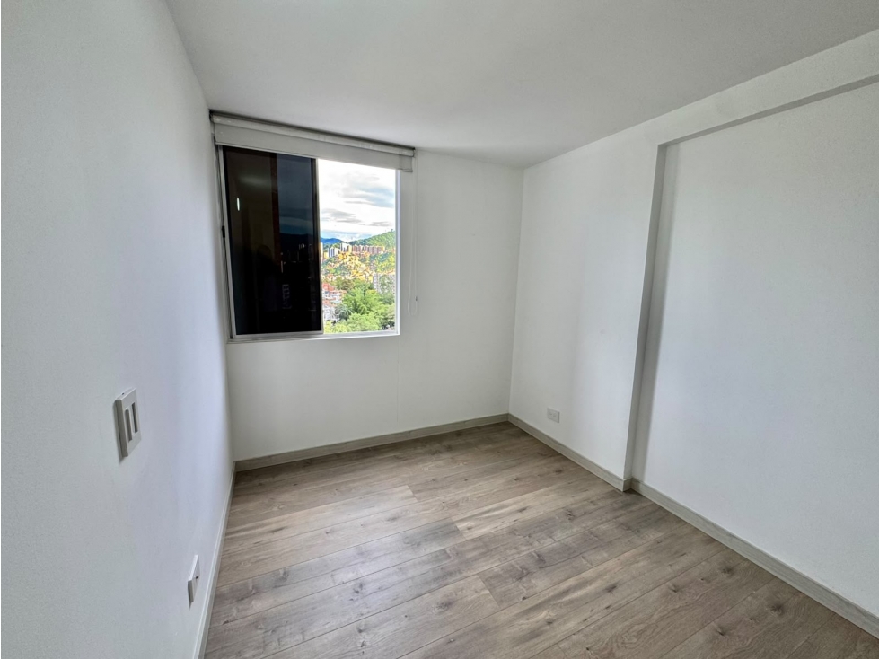 Apartamento en venta en Loma de los bernal, Medellín 5