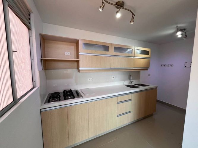 Apartamento de 2 alcobas en arriendo en Los Colegios, Rionegro, 75 m² · foto 3 de 21