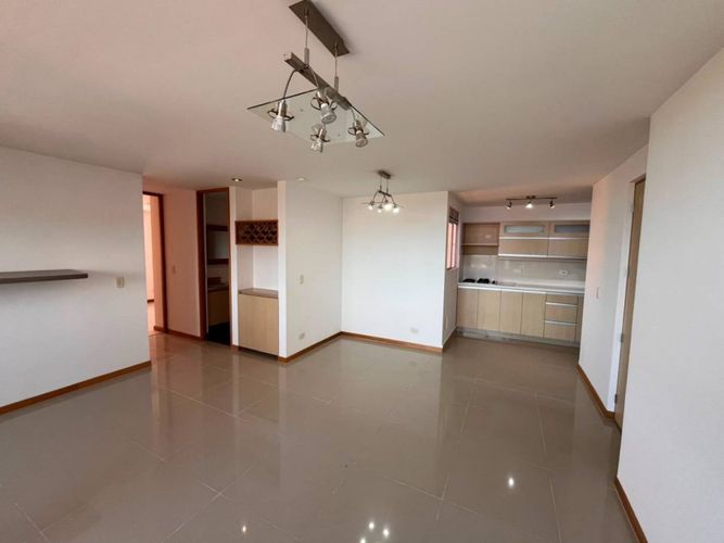 Apartamento de 2 alcobas en arriendo en Los Colegios, Rionegro, 75 m² · foto 4 de 21