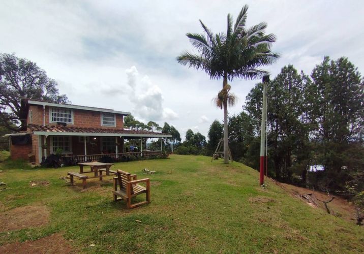 Finca en arriendo en San Jose, Guarne, 270 m² · foto 3 de 24