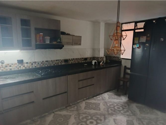 Casa de 7 alcobas en venta en Manrique Oriental, Medellín, 119 m² · foto 3 de 22