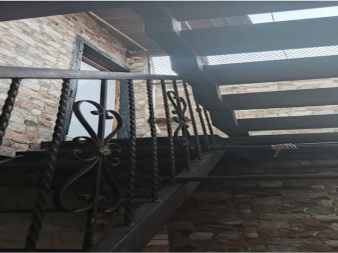 Casa de 7 alcobas en venta en Manrique Oriental, Medellín, 119 m² · foto 7 de 22