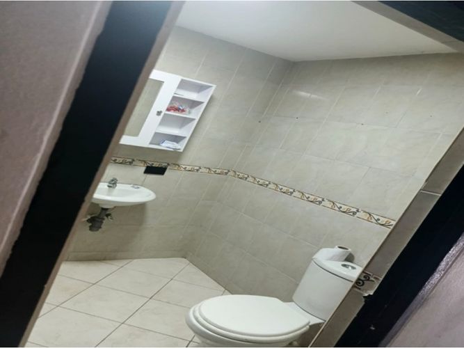 Casa de 7 alcobas en venta en Manrique Oriental, Medellín, 119 m² · foto 18 de 22