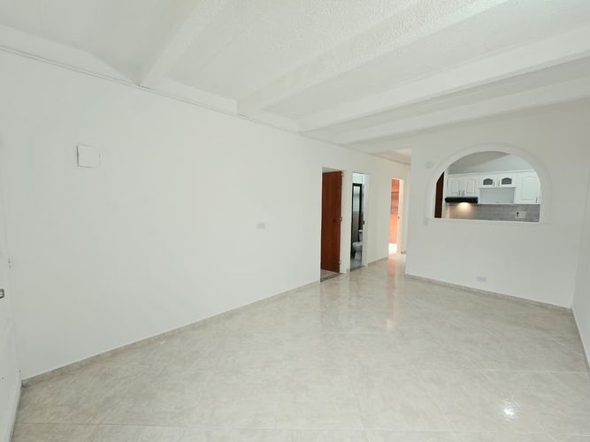 Apartamento de 2 alcobas en venta en Conjunto Residencial Santa Maria Del Campo, Itagüí, 85 m² · foto 4 de 17