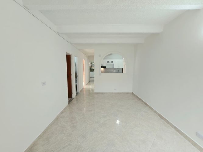Apartamento de 2 alcobas en venta en Conjunto Residencial Santa Maria Del Campo, Itagüí, 85 m² · foto 2 de 17