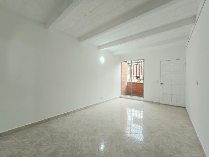 Apartamento de 2 alcobas en venta en Conjunto Residencial Santa Maria Del Campo, Itagüí, 85 m² · foto 5 de 17