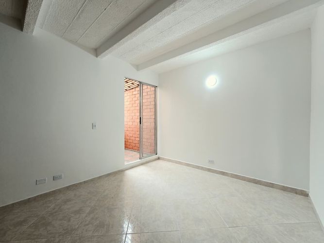 Apartamento de 2 alcobas en venta en Conjunto Residencial Santa Maria Del Campo, Itagüí, 85 m² · foto 12 de 17