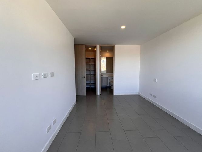 Apartamento de 2 alcobas en arriendo en El Poblado, Medellín, 68 m² · foto 6 de 12