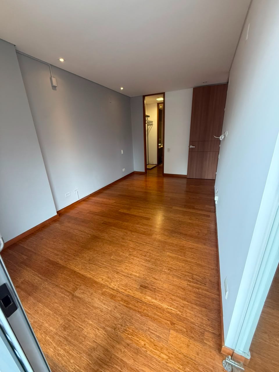Apartamento en arriendo en El Tesoro, Medellín · foto 4 de 11