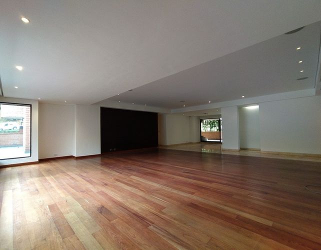 Apartamento de 3 alcobas en venta en Los Balsos, Bogotá, 256 m² · foto 3 de 24