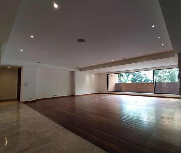 Apartamento de 3 alcobas en venta en Los Balsos, Bogotá, 256 m² · foto 4 de 24