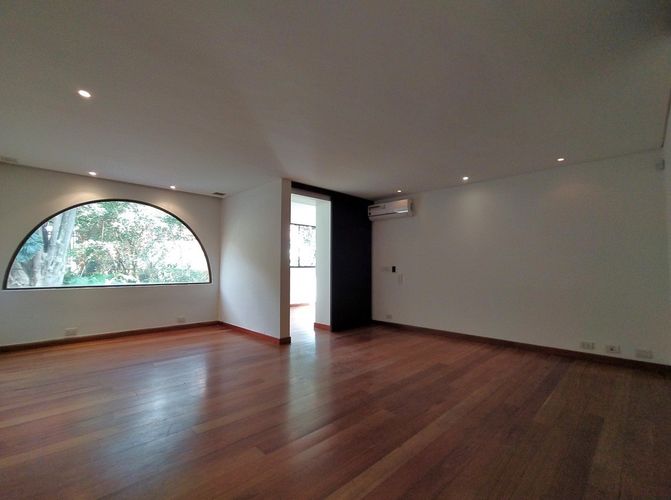 Apartamento de 3 alcobas en venta en Los Balsos, Bogotá, 256 m² · foto 9 de 24