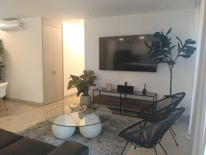 Apartamento de 3 alcobas en venta en Lalinde, Medellín, 155 m² · foto 2 de 24