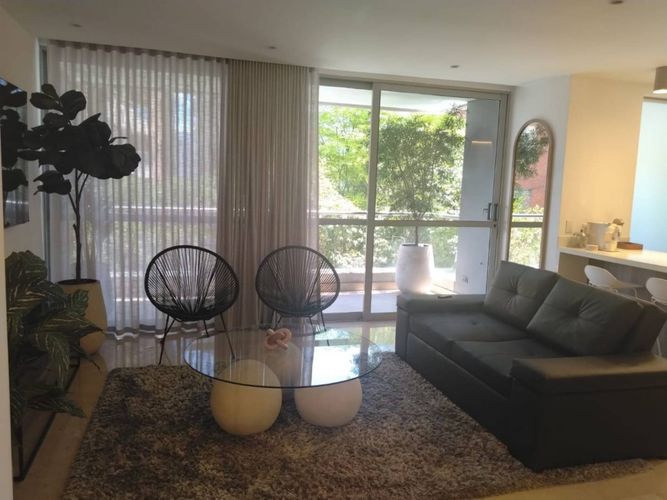 Apartamento de 3 alcobas en venta en Lalinde, Medellín, 155 m² · foto 3 de 24