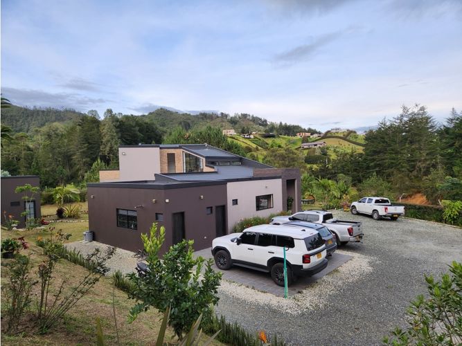 Finca en venta en El Retiro, 380 m² · foto 3 de 24
