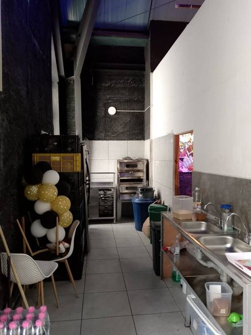 Local en venta en Los Colores, Medellín, 160 m² · foto 9 de 11