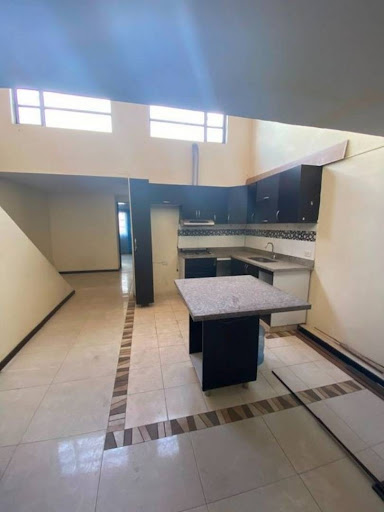 Casa en Arriendo en Nueva Roma, Bogotá