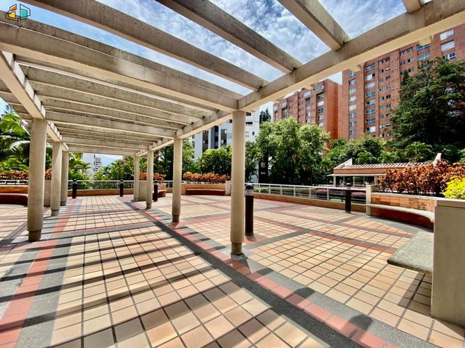 Apartamento en arriendo en Los Balsos, Medellín · foto 4 de 24