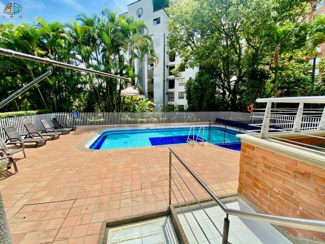 Apartamento en arriendo en Los Balsos, Medellín · foto 3 de 24