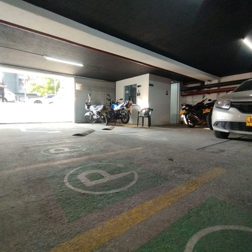 Local en arriendo en San Fernando Nuevo, Cali, 220 m² · foto 2 de 11