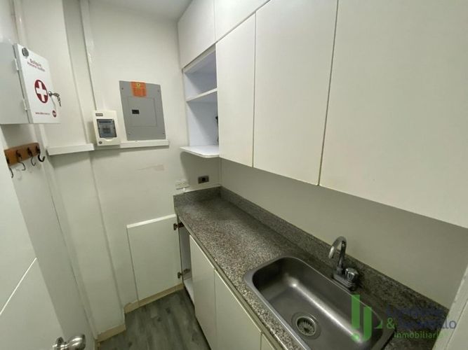 Oficina en venta en Las Lomas, Medellín, 120 m² · foto 13 de 18