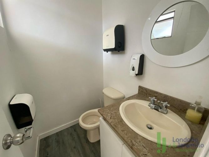 Oficina en venta en Las Lomas, Medellín, 120 m² · foto 14 de 18