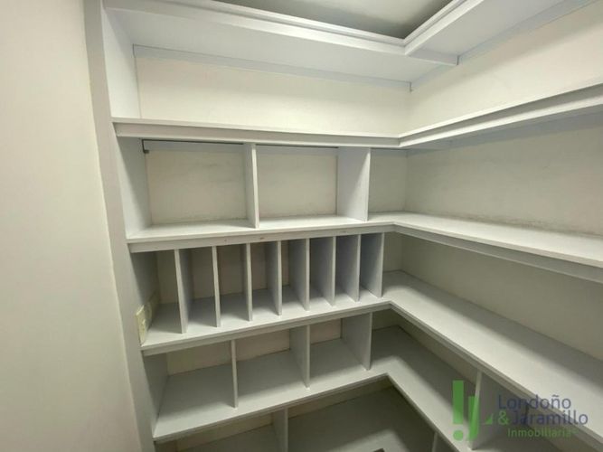 Oficina en venta en Las Lomas, Medellín, 120 m² · foto 15 de 18
