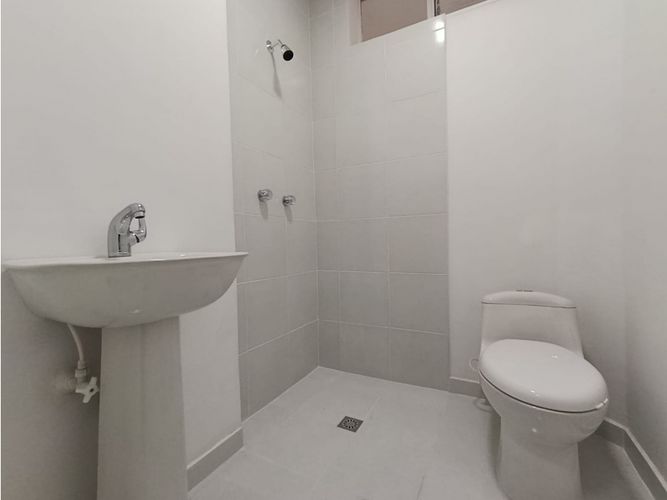 Casa de 4 alcobas en venta en Estadio, Medellín, 161 m² · foto 13 de 17