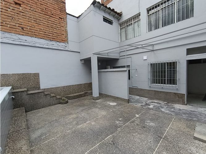 Casa de 4 alcobas en venta en Estadio, Medellín, 161 m² · foto 17 de 17