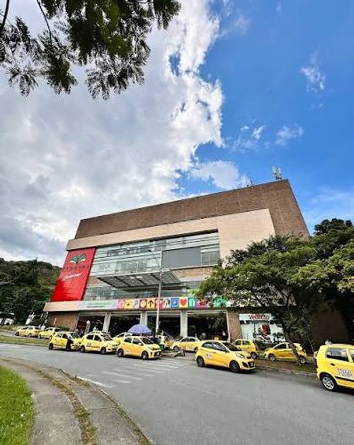 Local en arriendo en Ecoparque Cerro El Volador, Medellín, 201 m² · foto 5 de 7