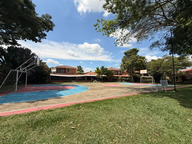 Casa de 3 alcobas en venta en El Castillo, Jamundí, 224 m² · foto 23 de 24