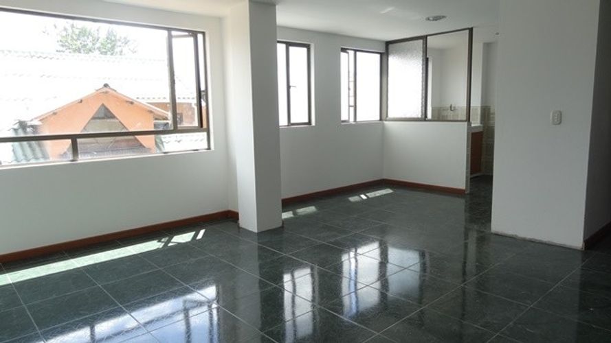Local en arriendo en Cota, 100 m² · foto 2 de 17