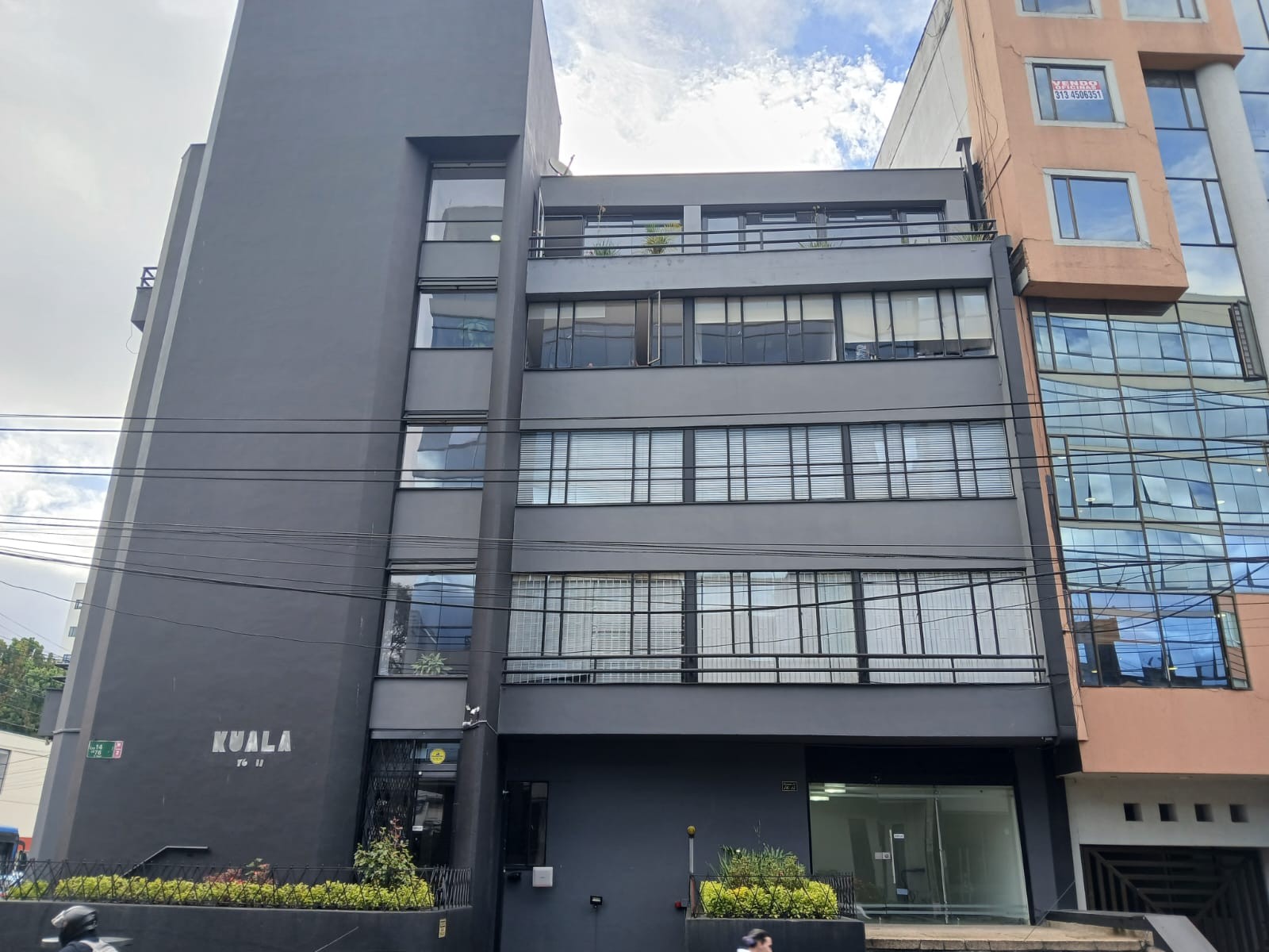Oficina en Arriendo en Lago gaitan, Bogotá