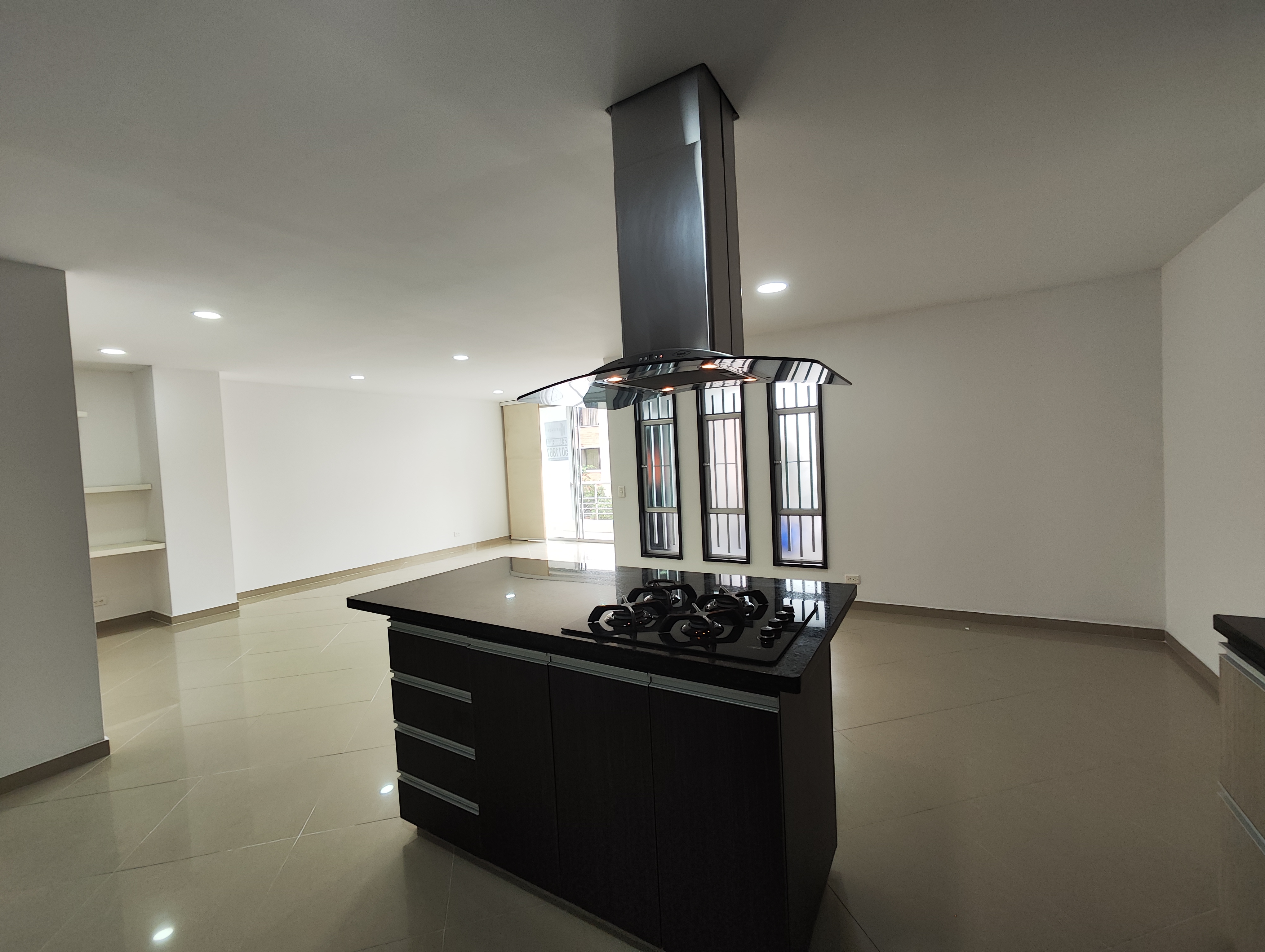 Apartamento en arriendo en La Castellana, Medellín · foto 5 de 20