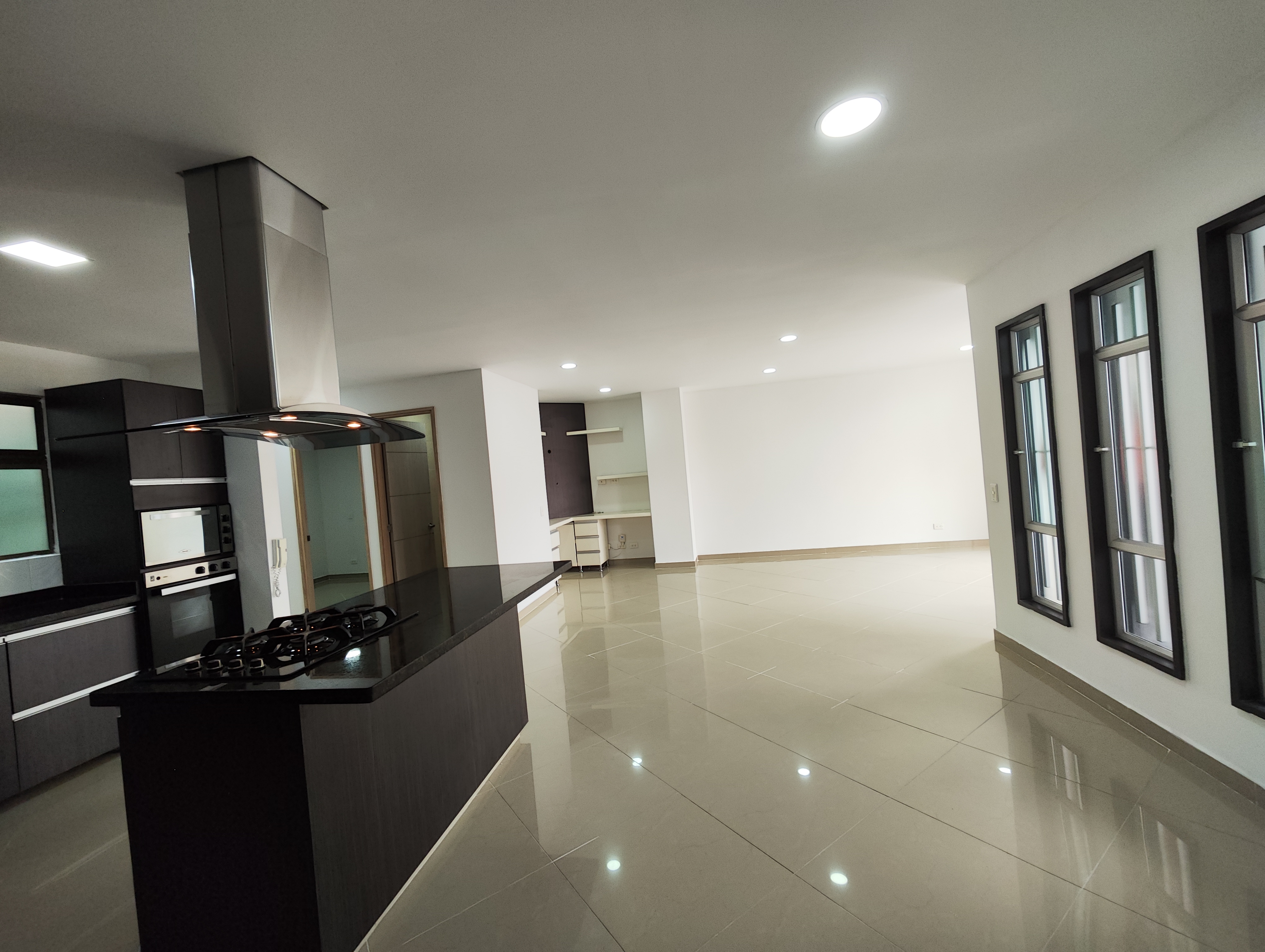 Apartamento en arriendo en La Castellana, Medellín · foto 6 de 20