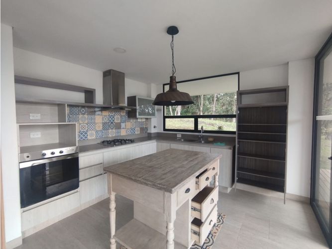 Casa de 5 alcobas en venta en Lomitas, La Ceja, 309 m² · foto 3 de 24