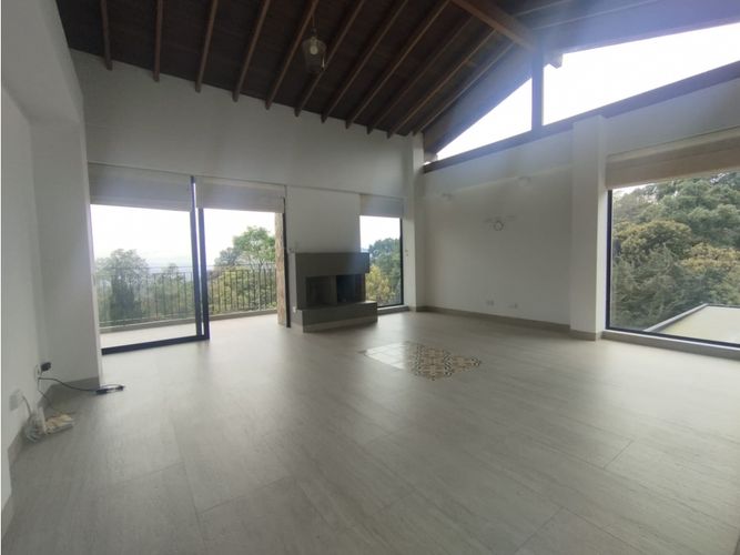 Casa de 5 alcobas en venta en Lomitas, La Ceja, 309 m² · foto 4 de 24