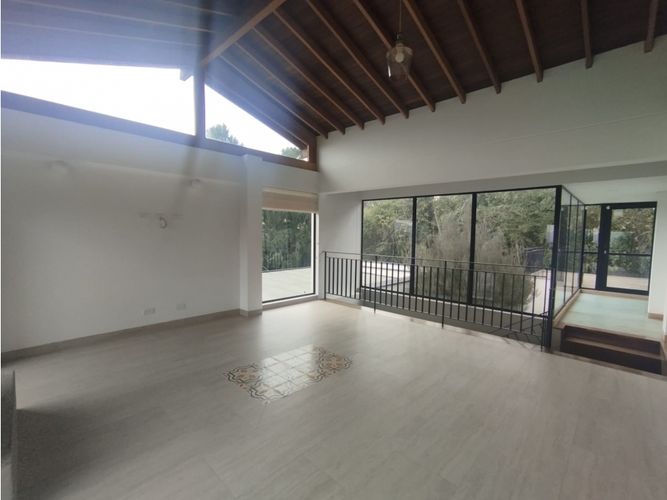 Casa de 5 alcobas en venta en Lomitas, La Ceja, 309 m² · foto 6 de 24