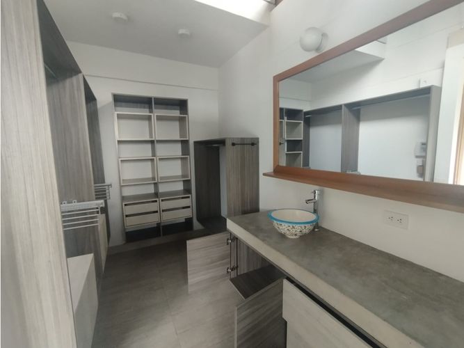 Casa de 5 alcobas en venta en Lomitas, La Ceja, 309 m² · foto 12 de 24