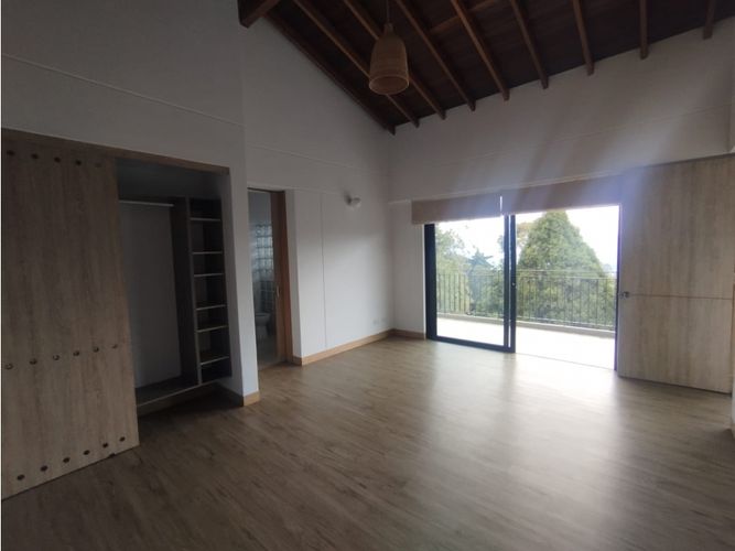 Casa de 5 alcobas en venta en Lomitas, La Ceja, 309 m² · foto 14 de 24