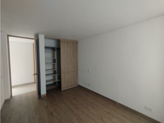Casa de 5 alcobas en venta en Lomitas, La Ceja, 309 m² · foto 16 de 24
