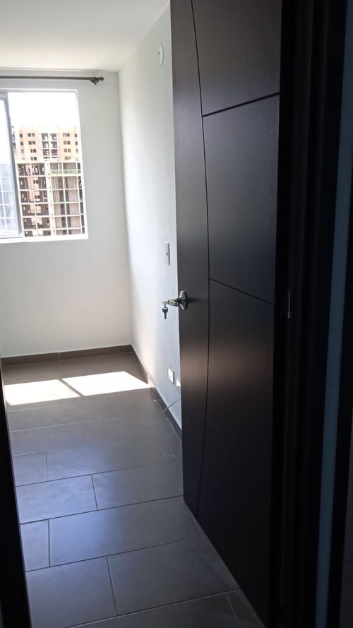 Apartamento de 3 alcobas en venta en Potrero Grande, Madrid, 54 m² · foto 9 de 18
