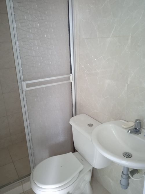 Apartamento de 3 alcobas en venta en Potrero Grande, Madrid, 54 m² · foto 16 de 18