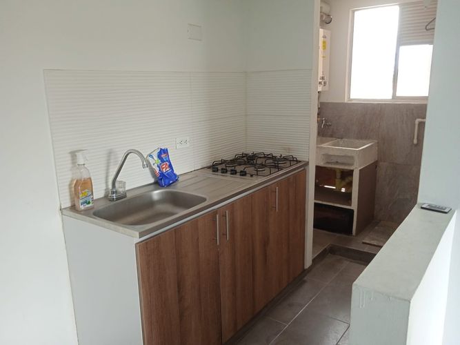 Apartamento de 3 alcobas en venta en Potrero Grande, Madrid, 54 m² · foto 3 de 18