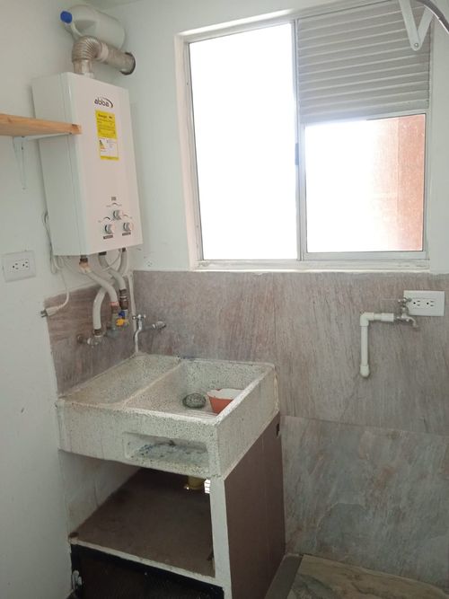 Apartamento de 3 alcobas en venta en Potrero Grande, Madrid, 54 m² · foto 4 de 18