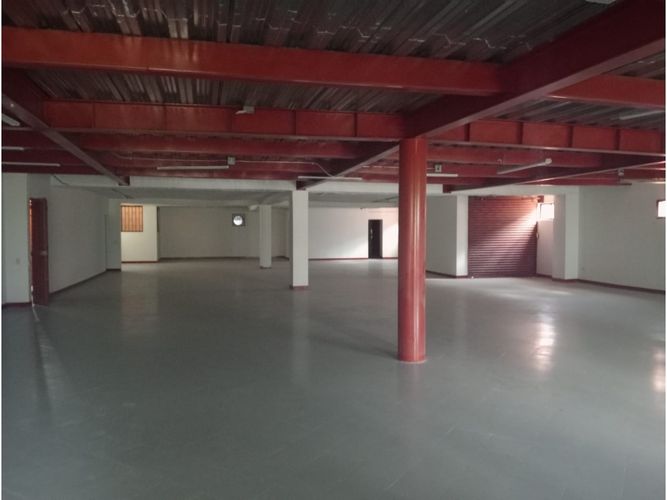 Bodega en arriendo en Caribe, Medellín, 530 m² · foto 5 de 12