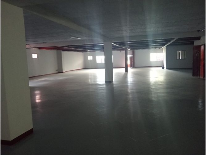 Bodega en arriendo en Caribe, Medellín, 530 m² · foto 7 de 12