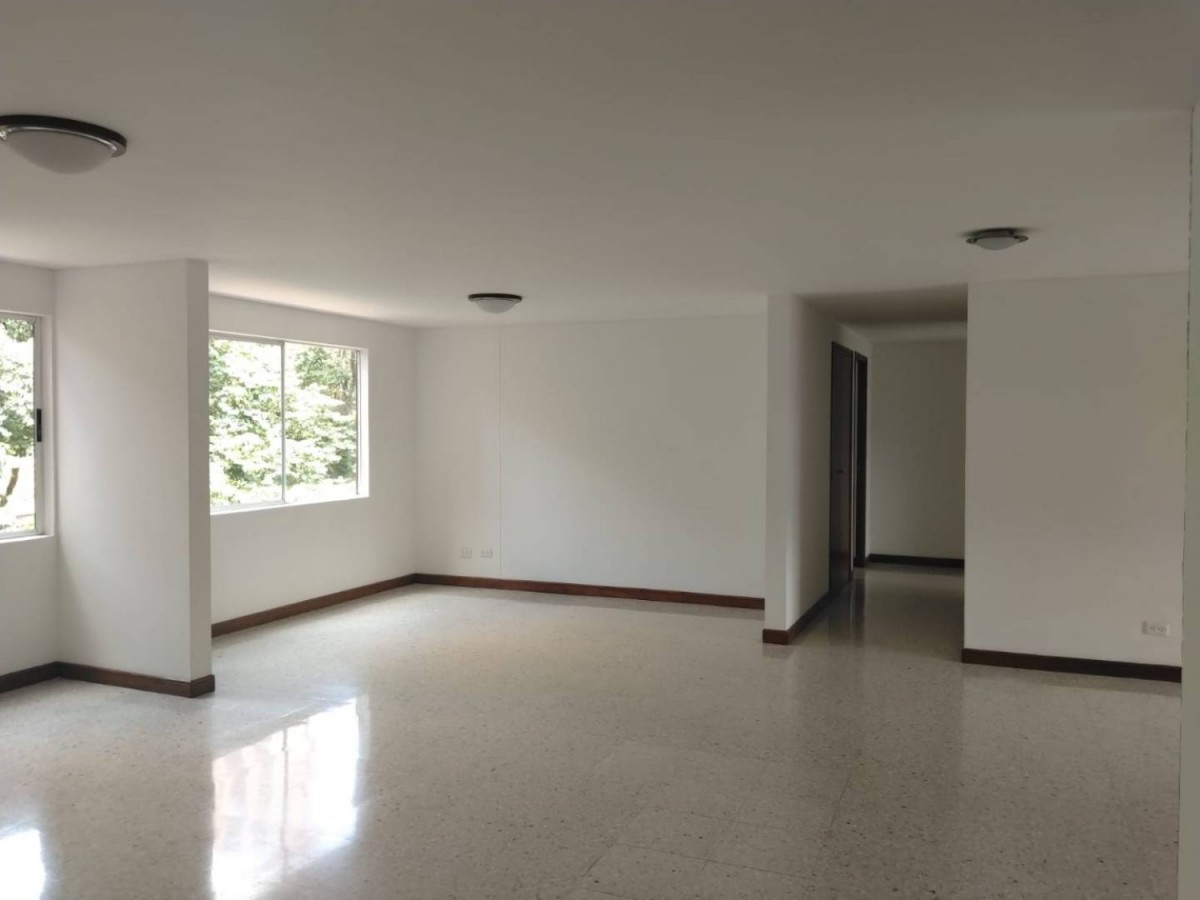 Apartamento en venta en Castropol, Medellín 2