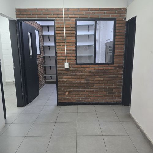 Bodega en arriendo en El Chagualo, Medellín, 500 m² · foto 3 de 9